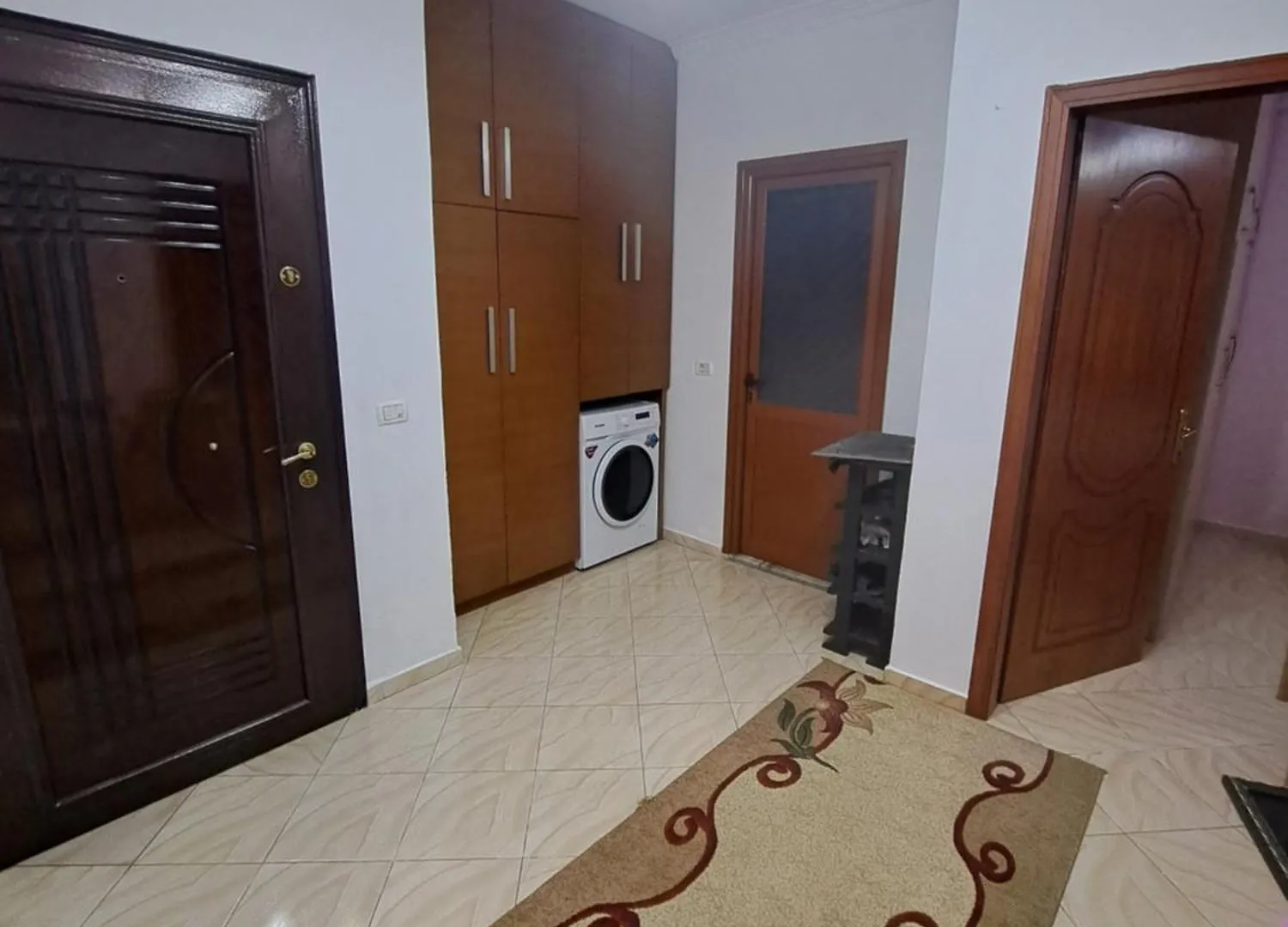 アパート Apartament Miraka Gramsh