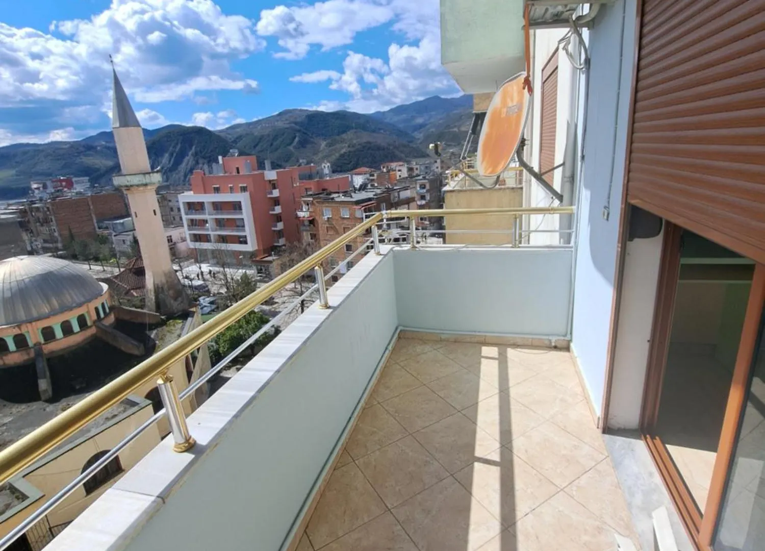 Apartament Miraka Gramsh アルバニア